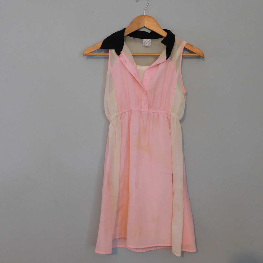 Dsigned button-down shirt dress pink black collar